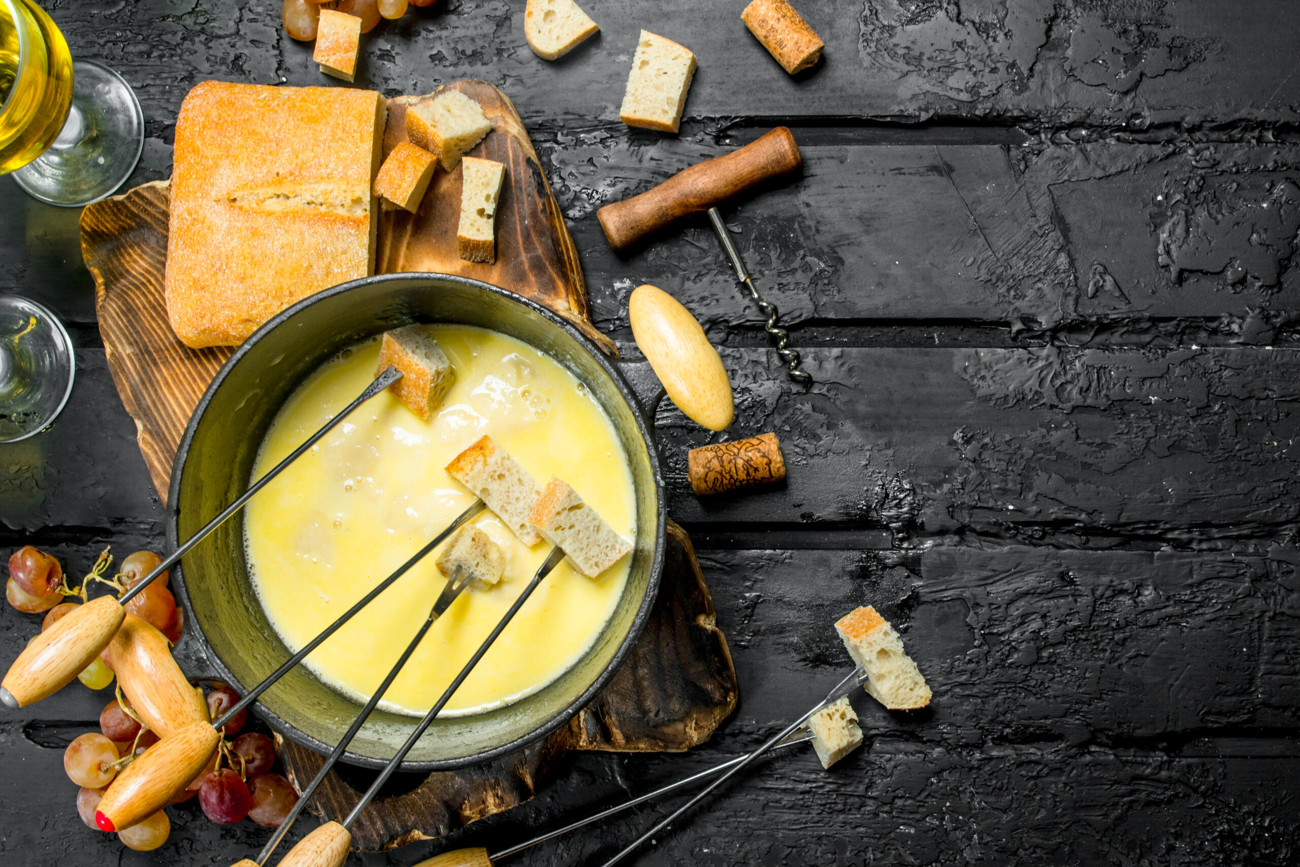 Read more about the article Indulging in Fondue: The Best Restaurants to Savor the Swiss Delicacy